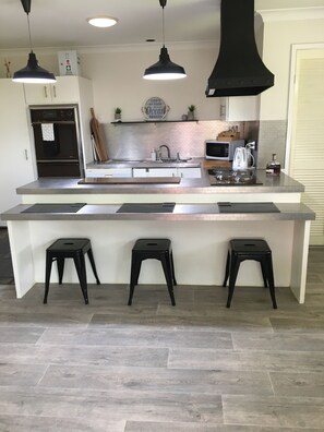Fridge, microwave, oven, dishwasher - Bayview water front  holiday rental. (Lemon Tree Passage)