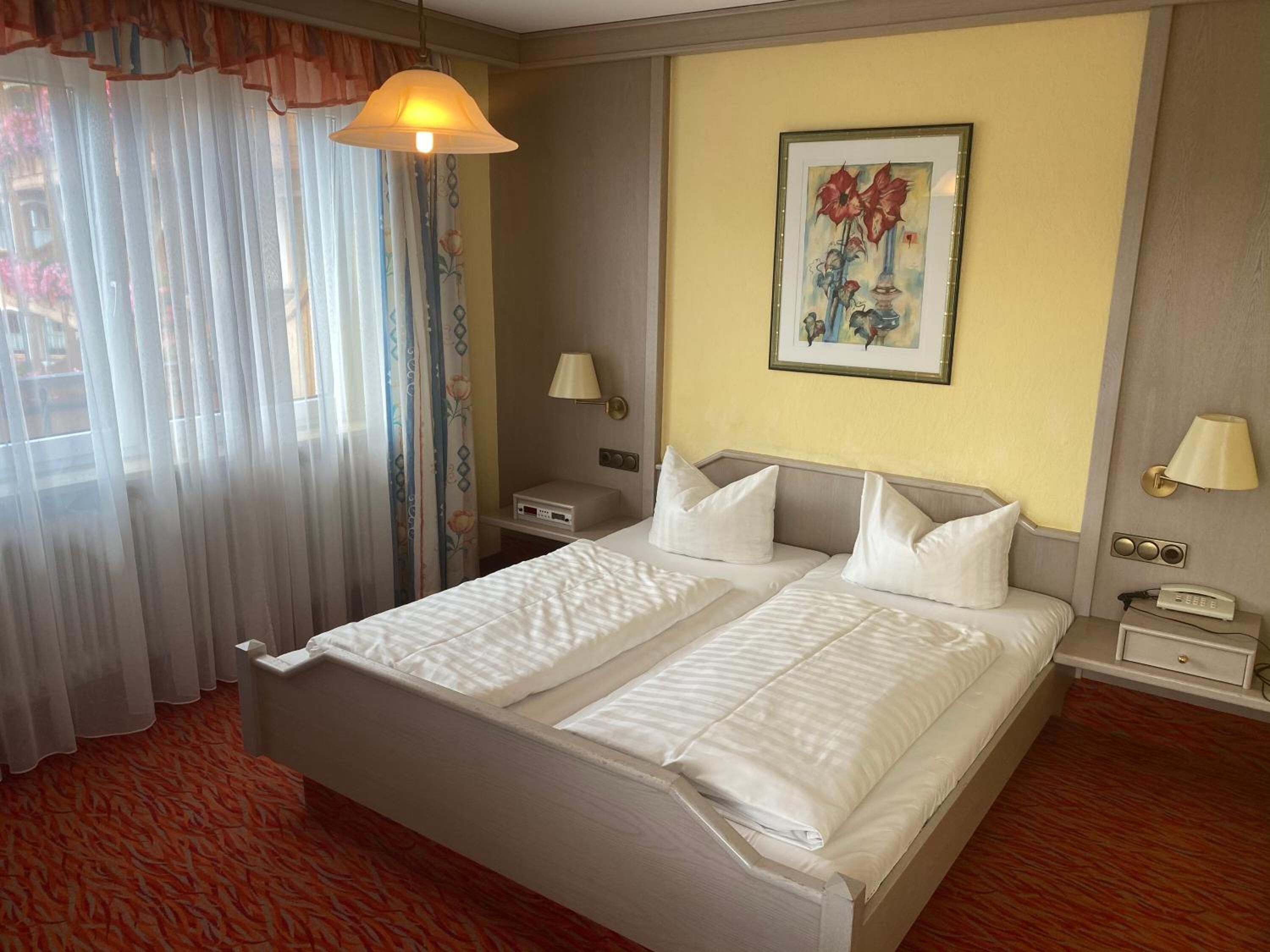 desk, soundproofing, free wifi