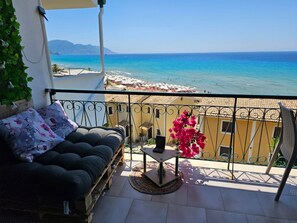 Apartment | Terrace/patio