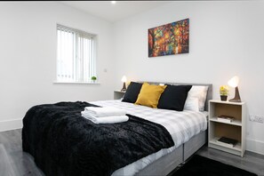 Family Apartment | Individually decorated, individually furnished, iron/ironing board - Nottingham Top Serviced Home (Nottingham)