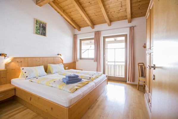 Maison Panoramique, 2 chambres, terrasse, vue montagne | 2 chambres, bureau, Wi-Fi gratuit, draps fournis