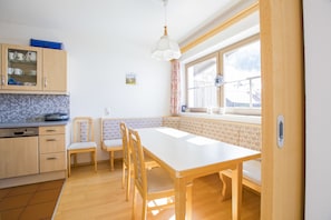 Maison Panoramique, 2 chambres, terrasse, vue montagne | 2 chambres, bureau, Wi-Fi gratuit, draps fournis