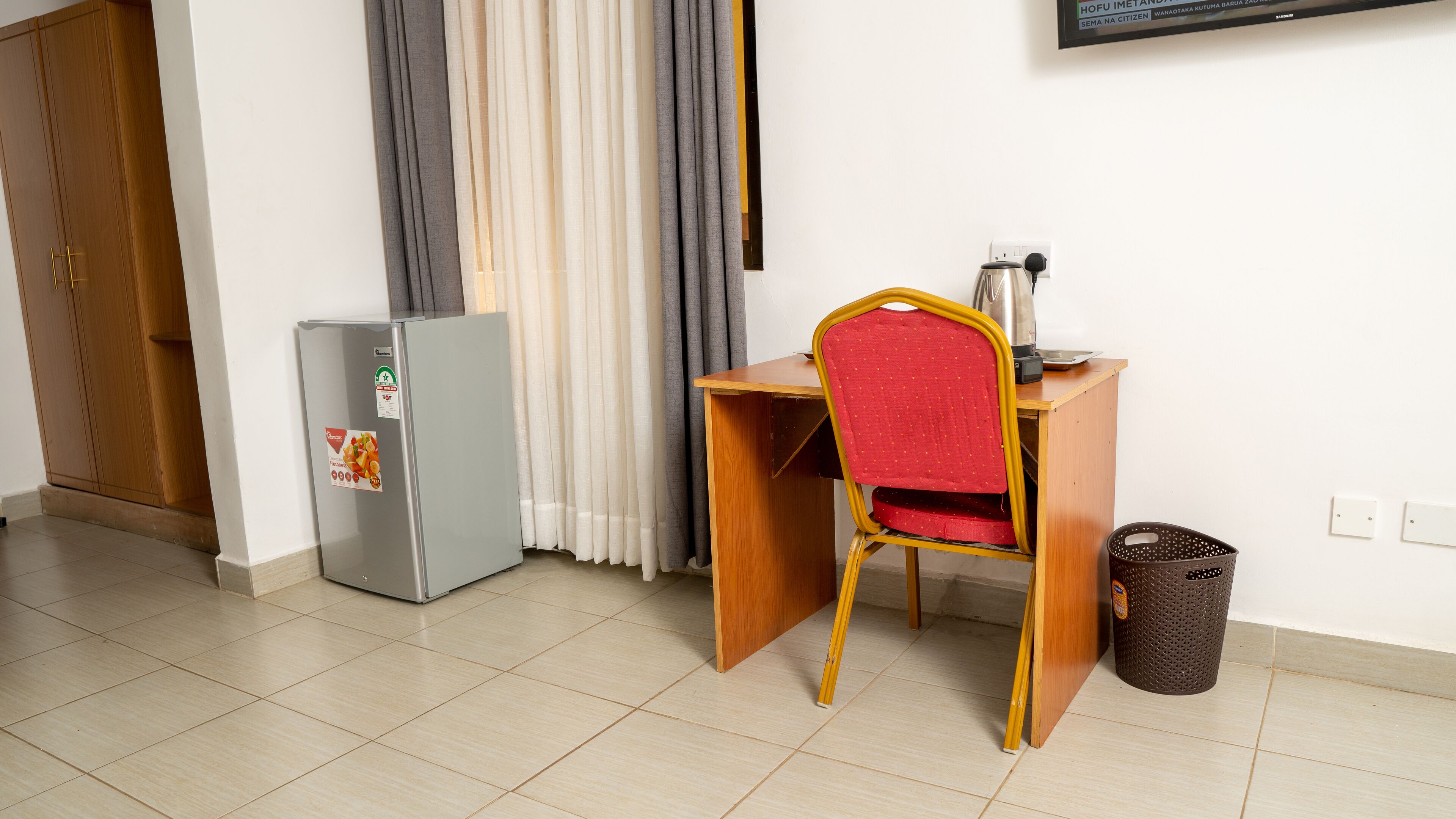 1 bedroom, premium bedding, memory-foam beds, desk