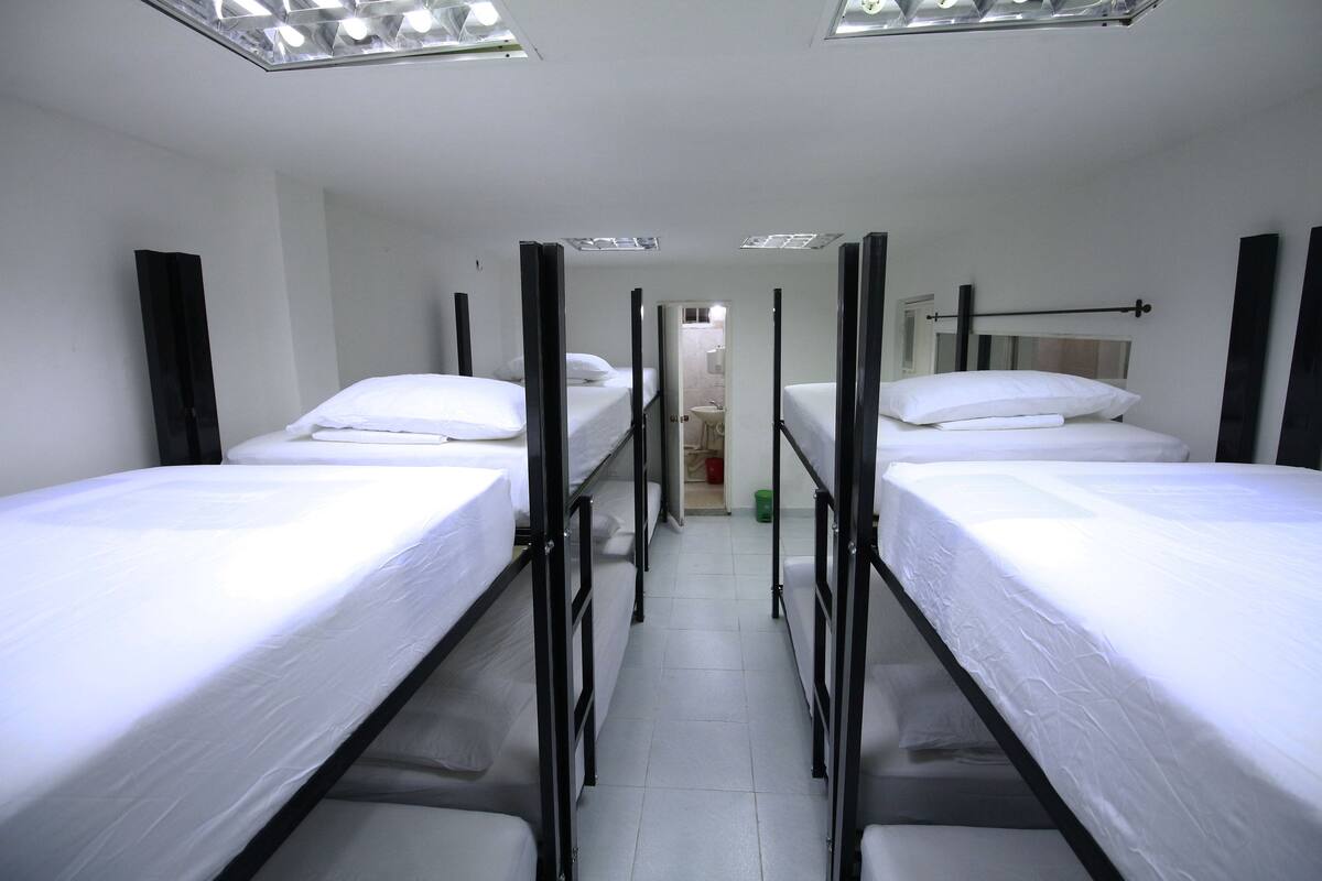 Akualink 1 Mixed Shared Dormitory Private Bathroom | Blackout curtains, iron/ironing board, free WiFi, bed sheets
