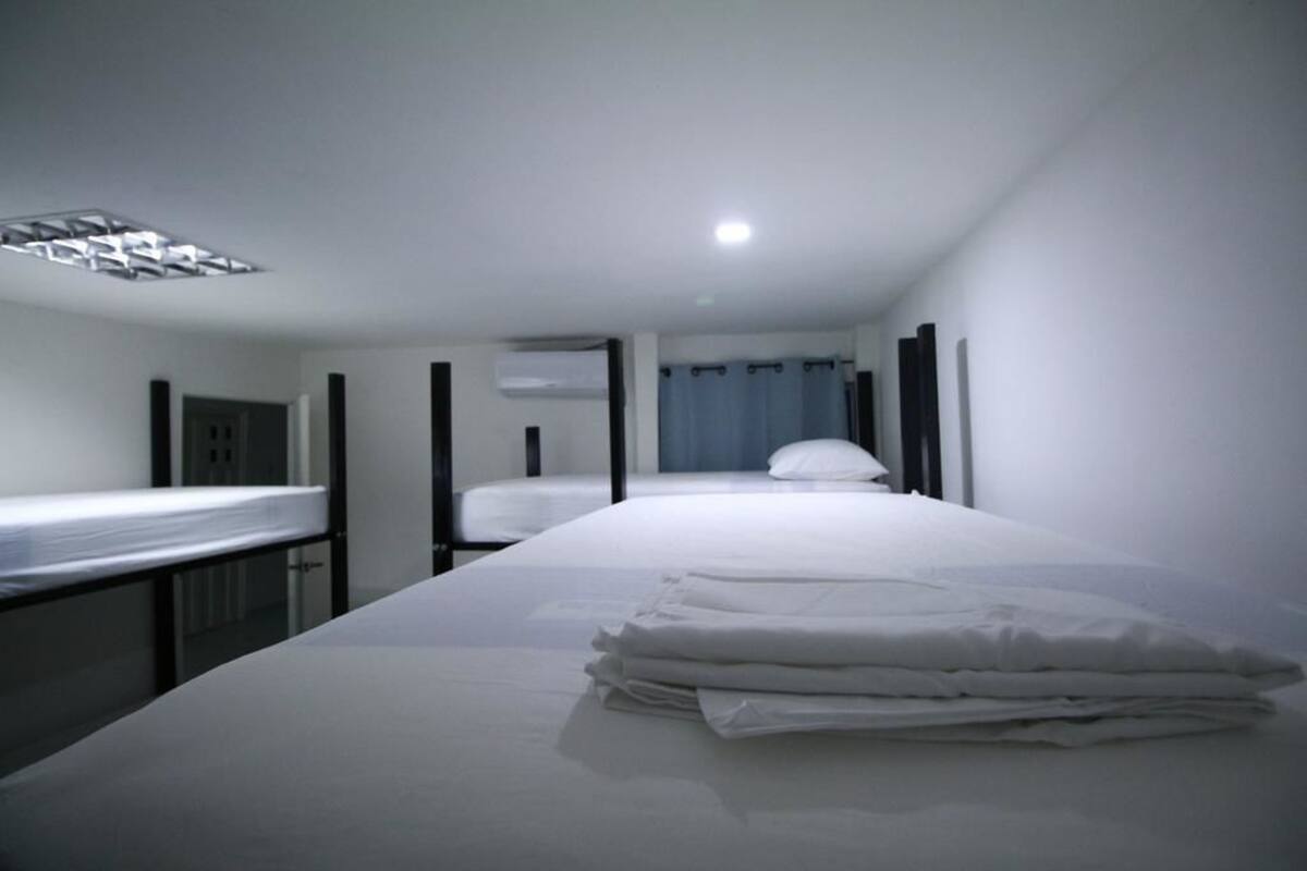Akualink 2 Mixed Shared Dormitory Exterior Shared Bathroom | Blackout curtains, iron/ironing board, free WiFi, bed sheets