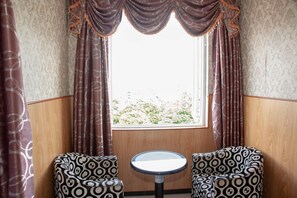 Minibar, desk, laptop workspace, free WiFi - Ngoc Se Hotel (Pleiku)