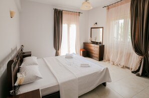 Villa, 3 Bedrooms | Iron/ironing board, free cribs/infant beds, free WiFi, bed sheets
