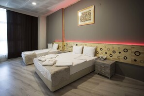 Suite | Desk, laptop workspace, iron/ironing board, free cots/infant beds - Ataturk Universitesi Turizm Fakultesi Uygulama Oteli (Erzurum)