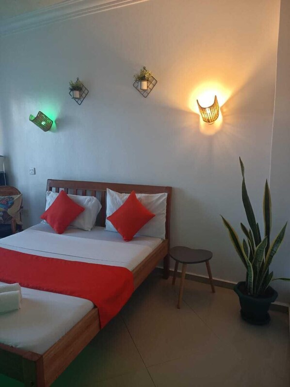 1 habitación, tabla de planchar con plancha, wifi y ropa de cama