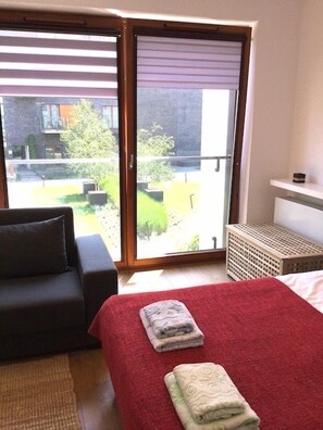 Iron/ironing board, WiFi, bed sheets, wheelchair access - APARTAMENT NOVUM RAKOWICKA STREET plus FREE PARKING SPACE (Kraków)