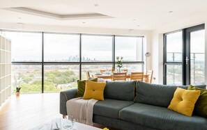 Living area - Platinum Apartment in Elephant & Castle (London)