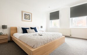 Apartment, 3 Bedrooms | Individually decorated, individually furnished, laptop workspace - Platinum 3bed Apartment in Farringdon (London)