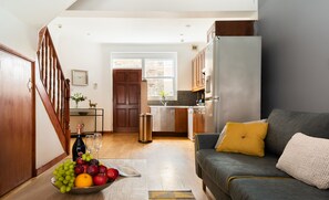 Apartment, 3 Bedrooms | Living area | Flat-screen TV - Platinum 3bed Apartment in Farringdon (London)