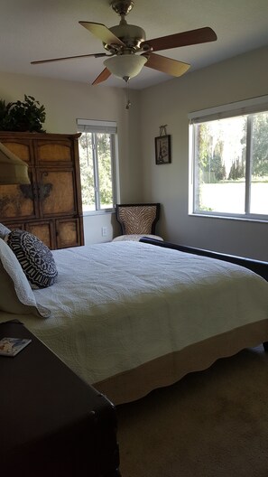 2 bedrooms, iron/ironing board, free WiFi, bed sheets
