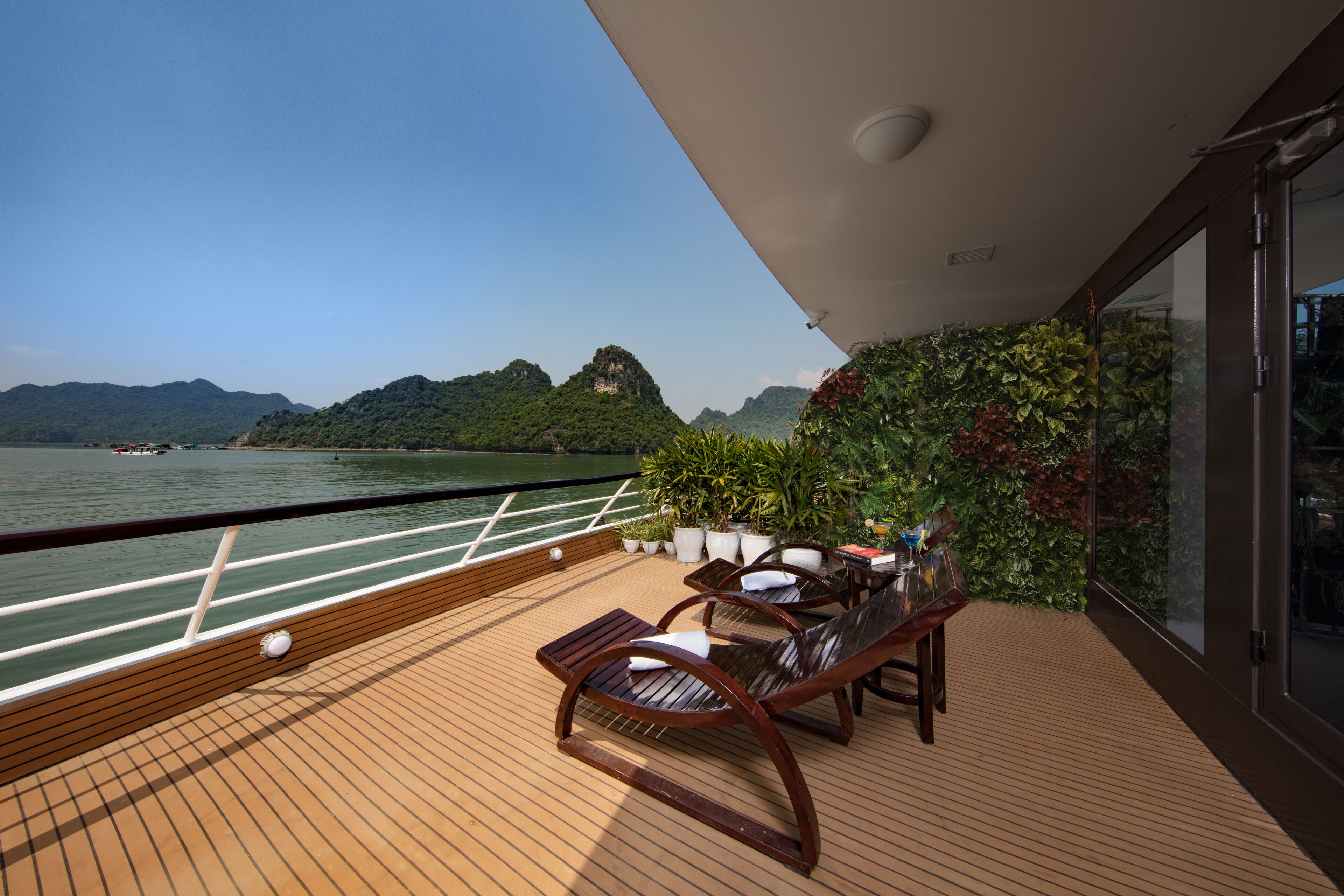 Onyx Suite with private Sundeck | Terrace/patio