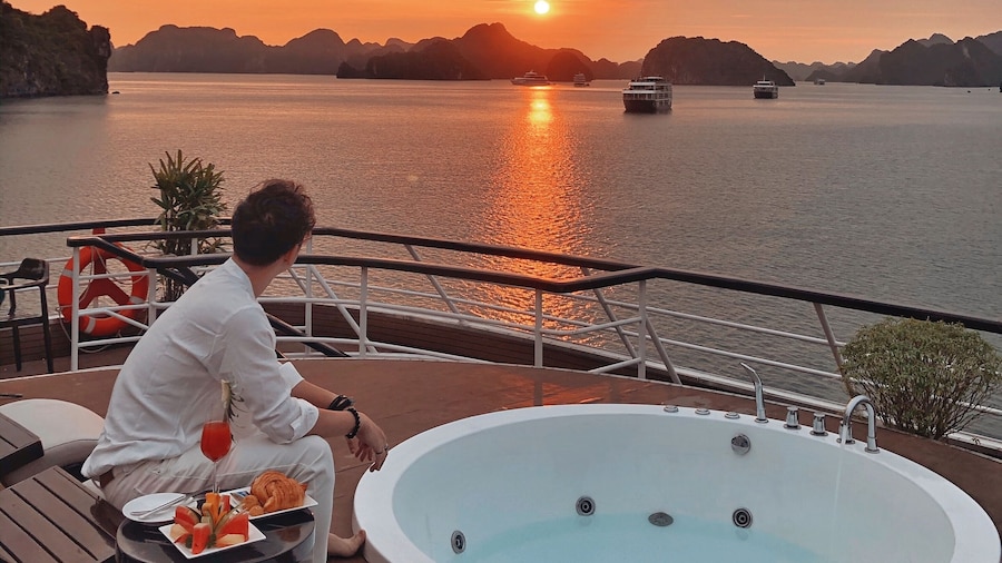 Scarlet Pearl Cruises