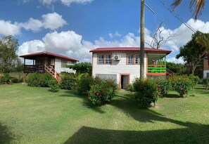 Garden - Birds Eye View Lodge (Crooked Tree)