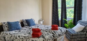 Individually decorated, individually furnished, desk, iron/ironing board - Joseph House (London)