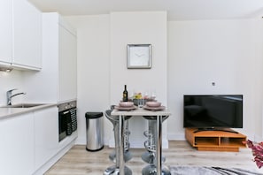 Apartment, 2 Bedrooms | Private kitchen - Platinum Apartment near Regent's Park (London)