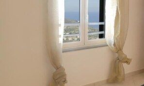 Apartment, Balcony, Sea View (Limone) | In-room safe, desk, cots/infant beds, rollaway beds - Casa Vacanze Santi (Pietra Ligure)