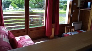 Interior - Chalet with superb mountain views, very central. (Saint-Diéry)