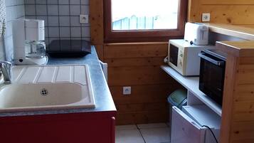 Refrigerador, microondas, parrilla de estufa y lavavajillas