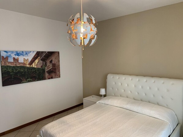 3 bedrooms, in-room safe, desk, iron/ironing board