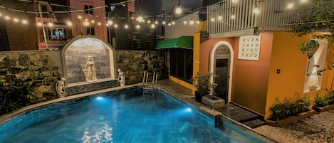 Kolam renang outdoor