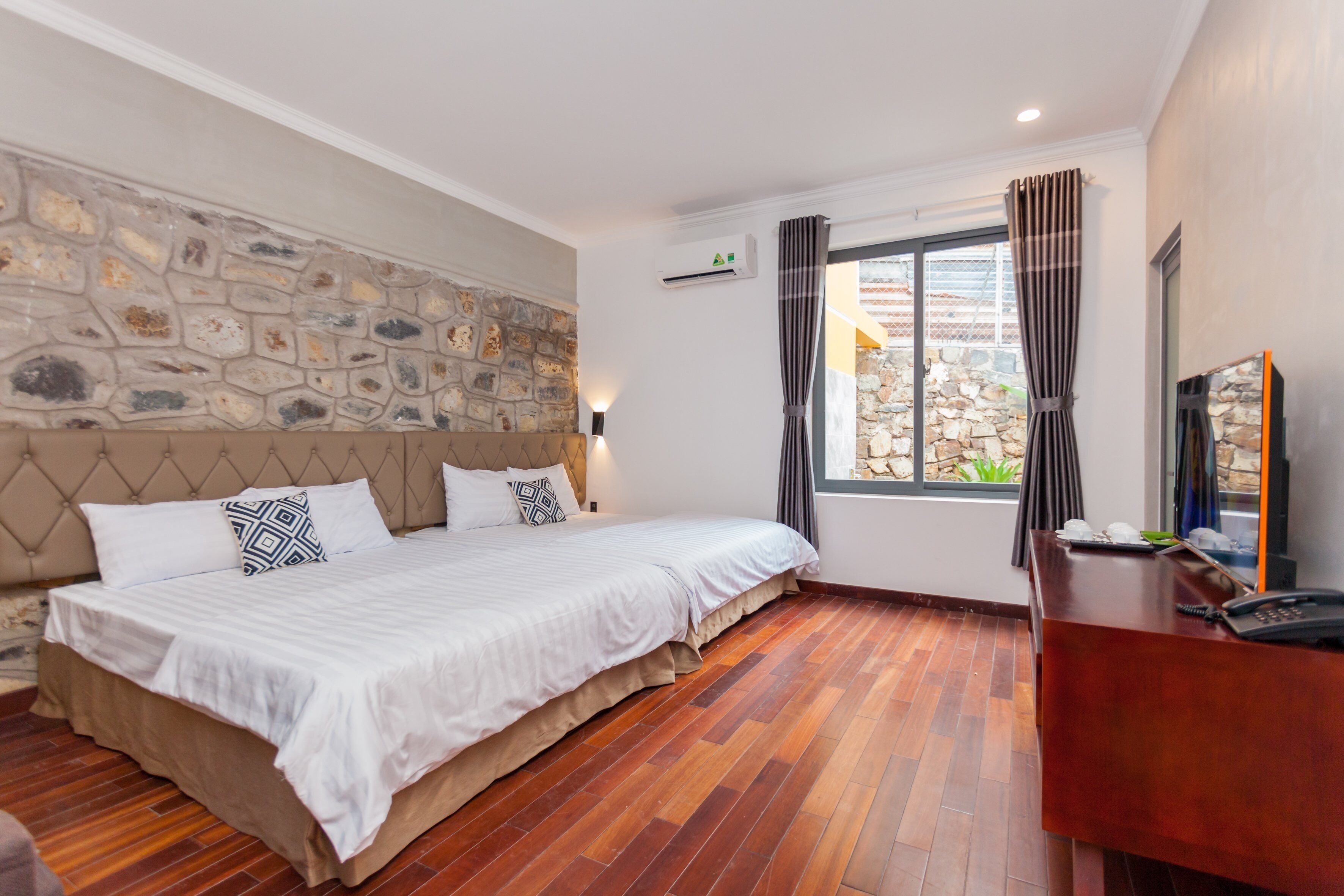 Quadruple Room | 8 bedrooms, individually decorated, desk, free WiFi