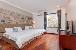 Quadruple Room | 8 bedrooms, individually decorated, desk, free WiFi - O Dau Day Boutique Hotel (Ho Chi Minh City)