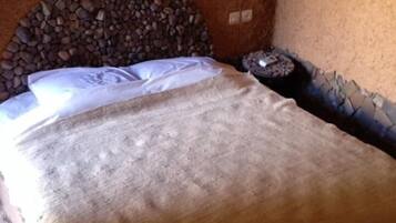 Economy Double or Twin Room | Individually decorated, individually furnished, bed sheets