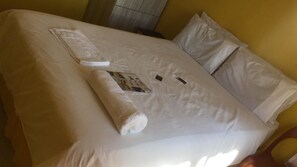 ตู้นิรภัยในห้องพัก, เตารีด/โต๊ะรีดผ้า, เปล/เตียงเด็กอ่อน (ฟรี)