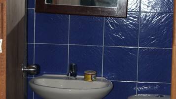 Family Room | Soundproofing, free WiFi