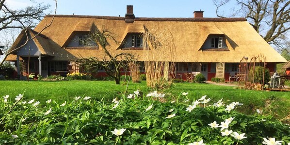 Exterior - Wegekaten - Ferienwohnungen unter Reet (Krems II)