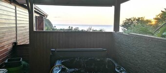 Kaunis huvila, josta on näkymät Karibianmerelle.