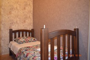 3 bedrooms, free WiFi - sweet home in old tbilisi (Dzveli Tbilisi)