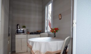 Dining - sweet home in old tbilisi (Dzveli Tbilisi)