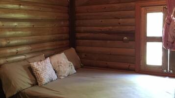 Economy Cabin | 1 bedroom, individually furnished, desk, free WiFi