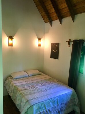1 bedroom, individually furnished, desk, free WiFi - Hospedaje en El Lago (Santa Cruz de Yojoa)