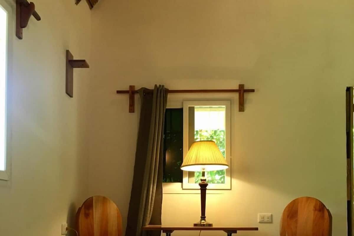 Economy-Ferienhütte | 1 Schlafzimmer, Schreibtisch, kostenloses WLAN, individuell eingerichtet