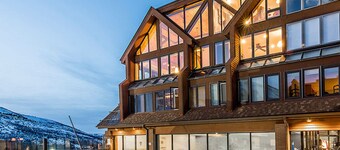 Studio Ski-in/Out HotTub Park City Mtn Base Adventure Hub BEST Location Spotless