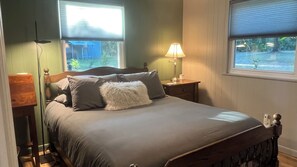 2 habitaciones, escritorio, tabla de planchar con plancha y wifi gratis 