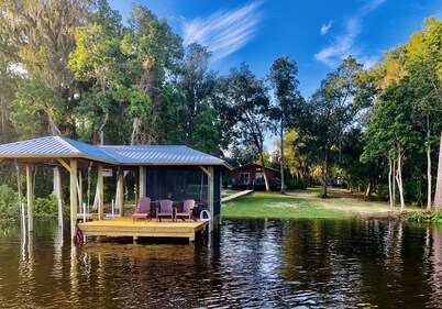 Private lakefront home w/ large dock, pets welcome, Wi-Fi, kayaks, boat rental.