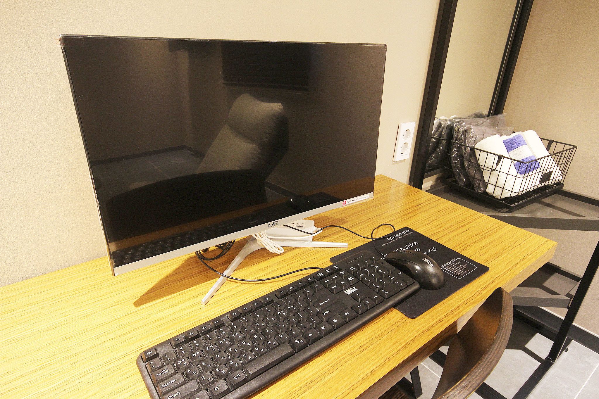 deluxe double room | tech