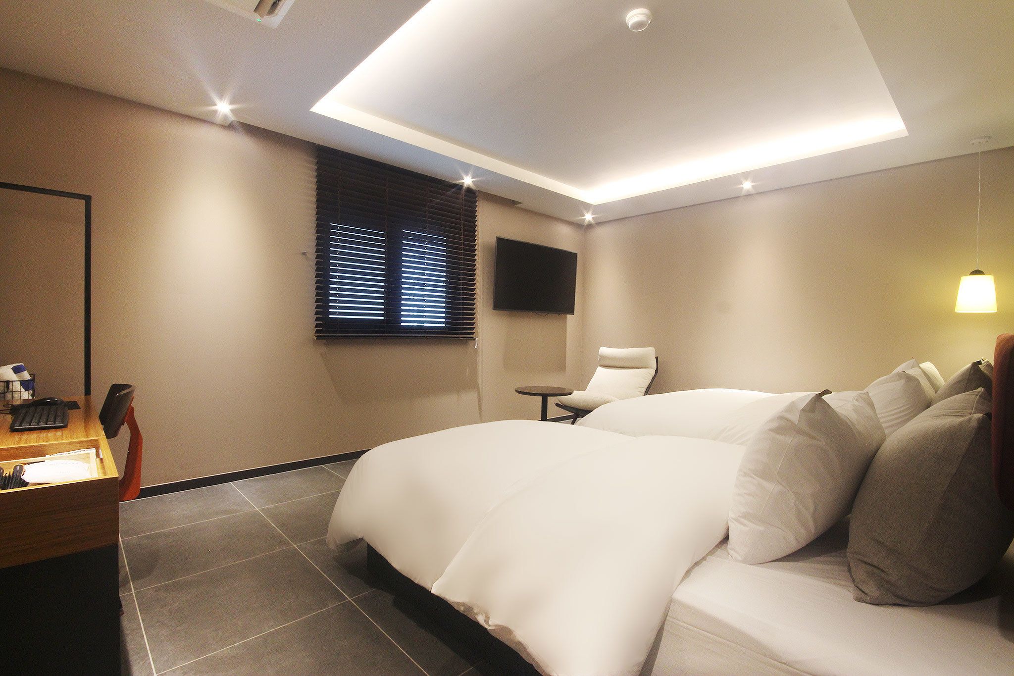 deluxe twin room | blackout curtains, soundproofing, iron/ironing board, free wifi