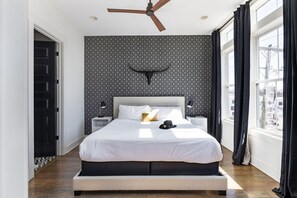 3 Schlafzimmer, Schreibtisch, Bügeleisen/Bügelbrett, kostenloses WLAN