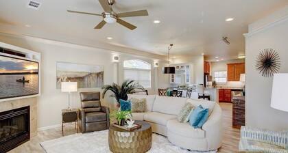 KAY'S "NO REGRETS" LOADED & LUXURIOUS 2/2 VILLA! NO STEPS! LAKE DISTRICT