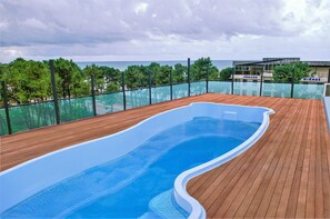 Kolam renang outdoor