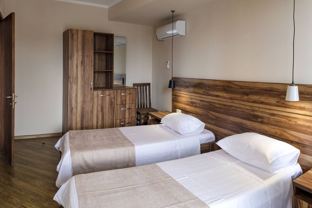 Forest View Junior Twin Suite | Egyptian cotton sheets, premium bedding, down duvets
