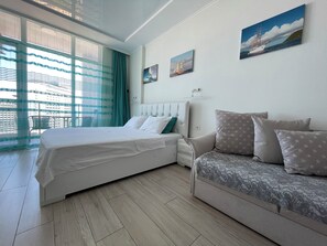 D2/23/362 Blue Sky | Premium bedding, individually decorated, individually furnished, desk - Batumi Real Lux (Batumi)